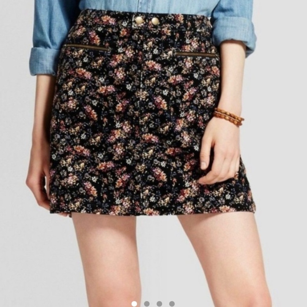 Floral Corduroy Skirt 🤩
